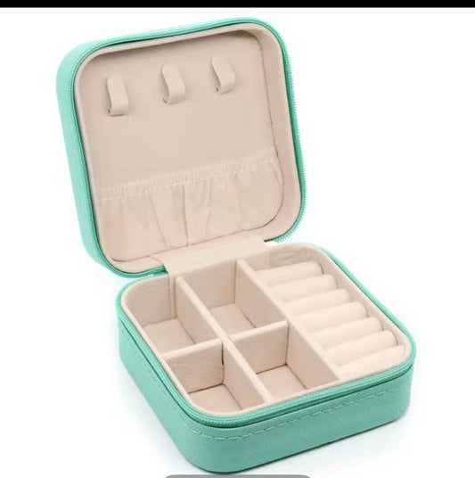 OLIMPIA_BODY™ Mini Jewelry Organizer – Portable Travel Case for Earrings, Rings & Necklaces